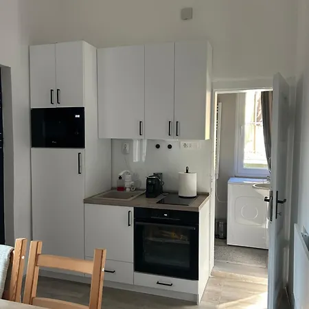 Nina Center Apartment *
